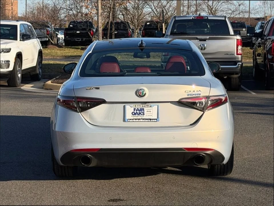 2024 Alfa Romeo Giulia - Image 5 of 15