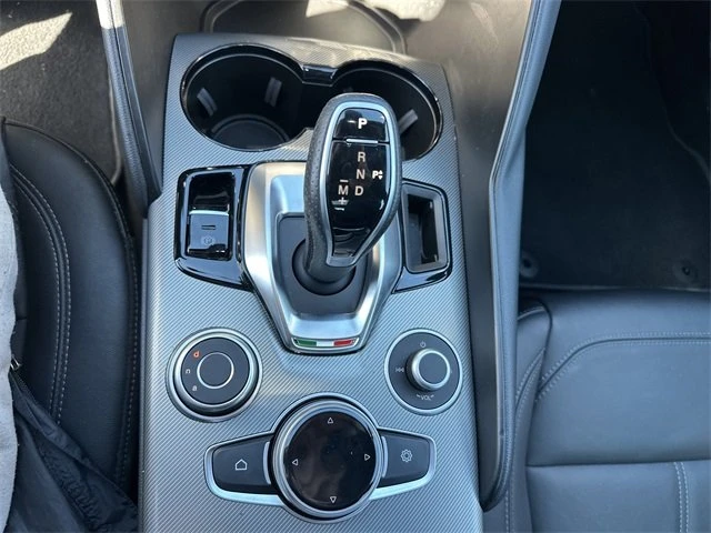 2024 Alfa Romeo Giulia - Image 12 of 12