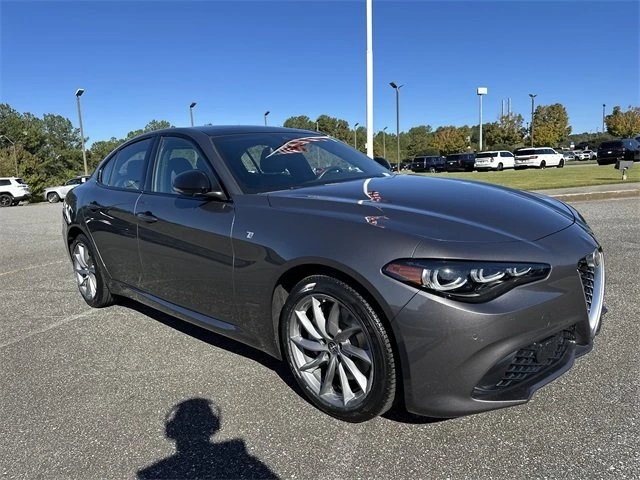 2024 Alfa Romeo Giulia - Image 2 of 12