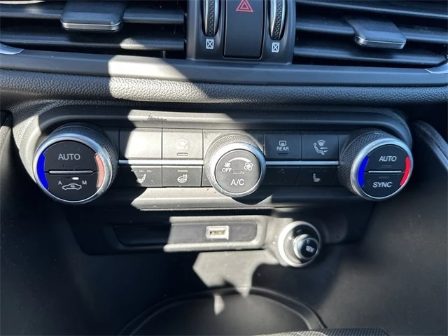 2024 Alfa Romeo Giulia - Image 10 of 12