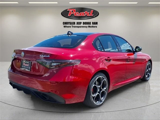 2024 Alfa Romeo Giulia - Image 5 of 5