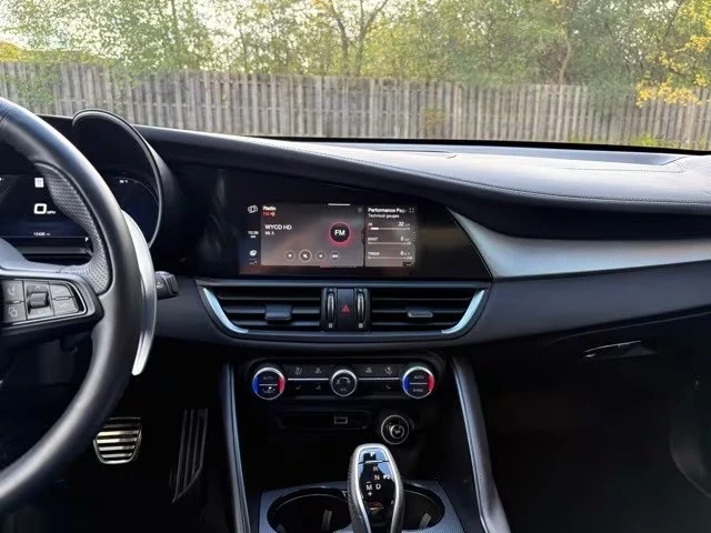 2024 Alfa Romeo Giulia - Image 12 of 17