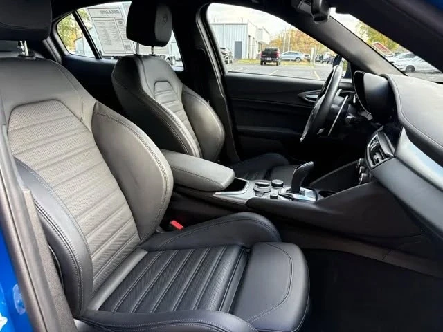 2024 Alfa Romeo Giulia - Image 16 of 17