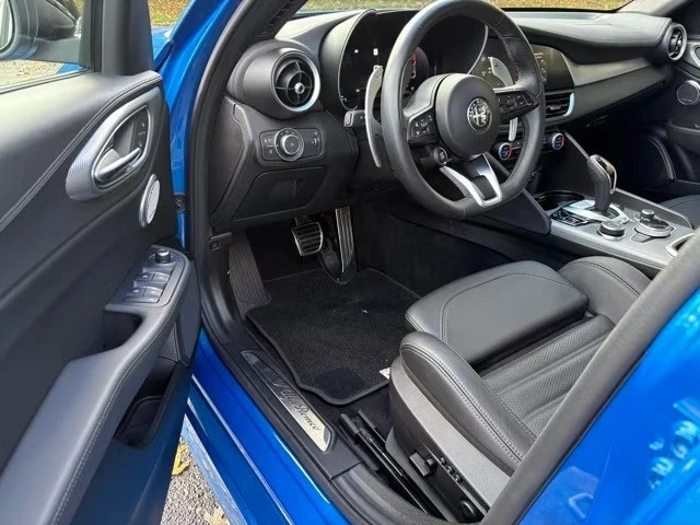 2024 Alfa Romeo Giulia - Image 14 of 17
