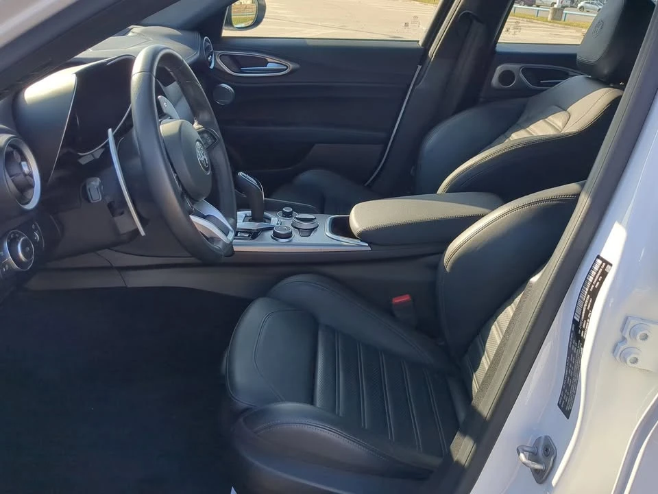 2024 Alfa Romeo Giulia - Image 6 of 7