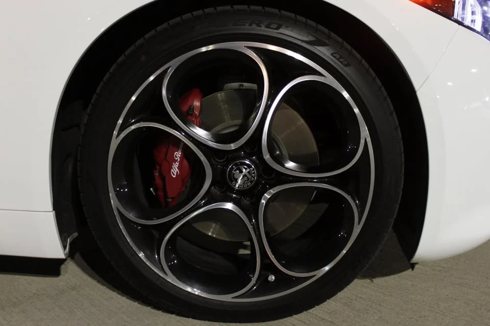 2024 Alfa Romeo Giulia - Image 5 of 13
