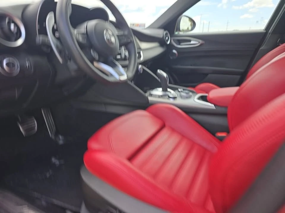 2024 Alfa Romeo Giulia - Image 4 of 18