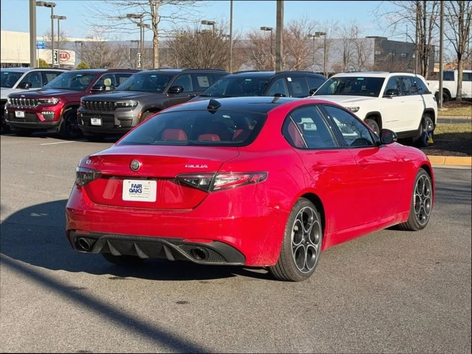2024 Alfa Romeo Giulia - Image 5 of 16