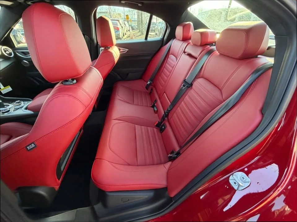 2024 Alfa Romeo Giulia - Image 13 of 16