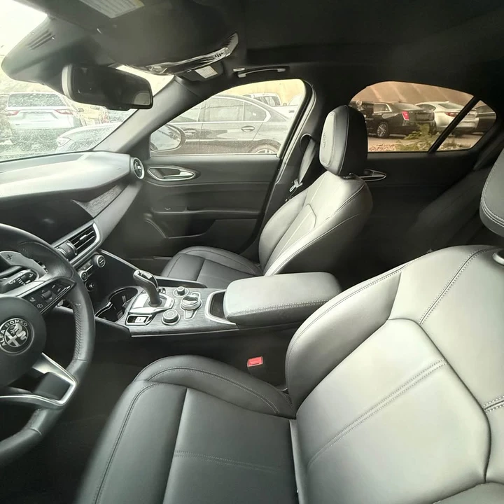 2024 Alfa Romeo Giulia - Image 4 of 4