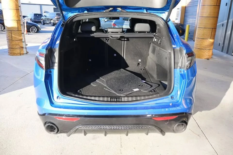 2024 Alfa Romeo Stelvio - Image 8 of 16