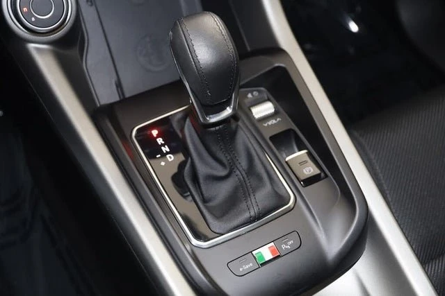 2024 Alfa Romeo Tonale - Image 6 of 19