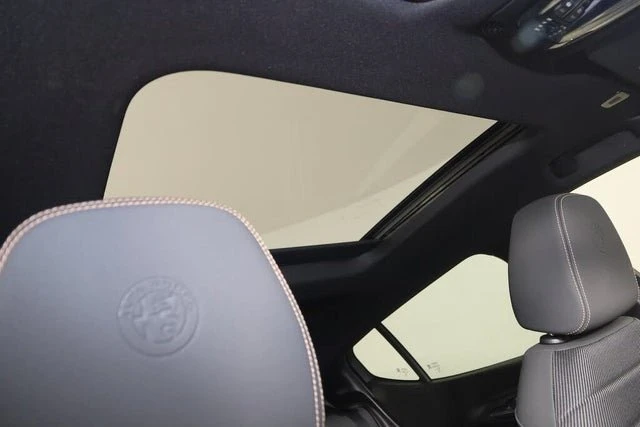 2024 Alfa Romeo Tonale - Image 8 of 19