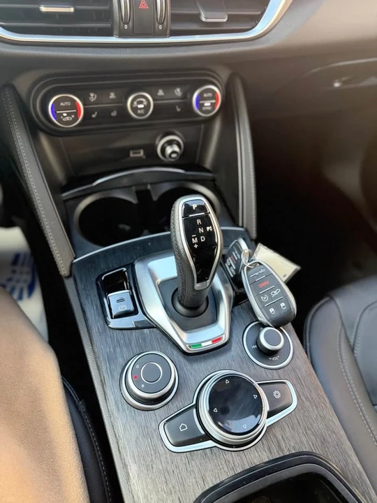 2024 Alfa Romeo Stelvio - Image 10 of 13