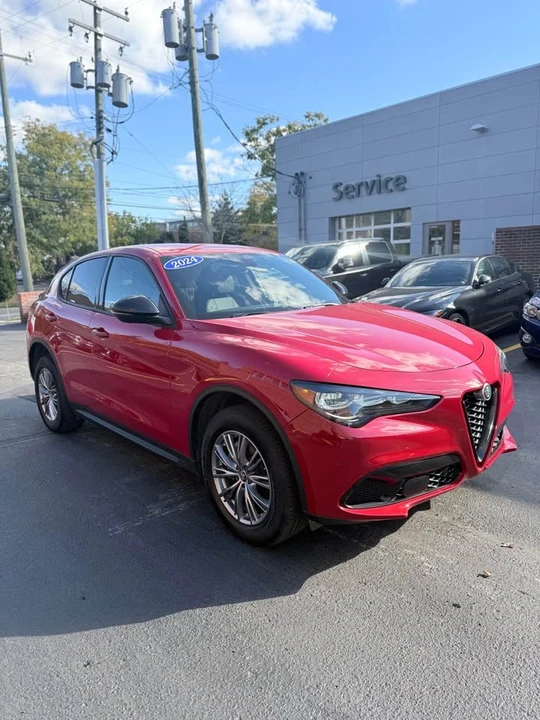 2024 Alfa Romeo Stelvio - Image 4 of 13