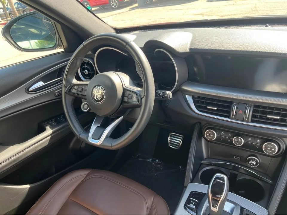 2024 Alfa Romeo Stelvio - Image 8 of 9