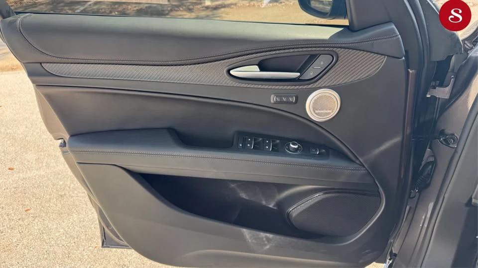 2024 Alfa Romeo Stelvio Quadrifoglio - Image 7 of 20