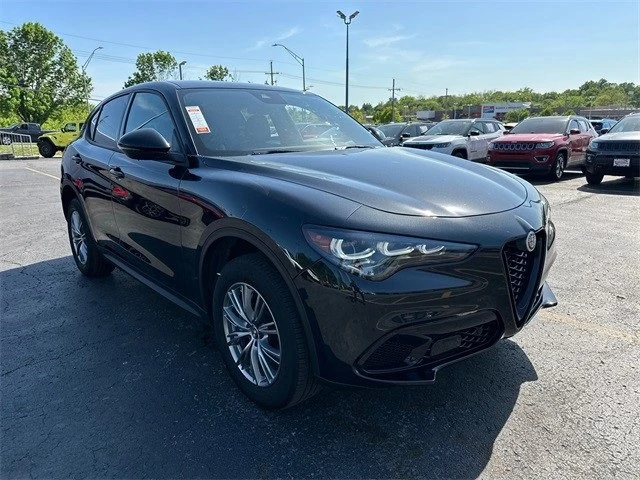 2024 Alfa Romeo Stelvio - Image 2 of 12