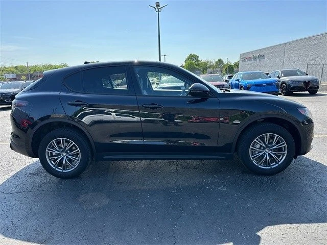 2024 Alfa Romeo Stelvio - Image 4 of 12