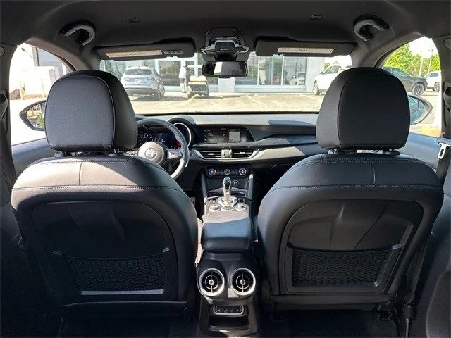 2024 Alfa Romeo Stelvio - Image 11 of 12
