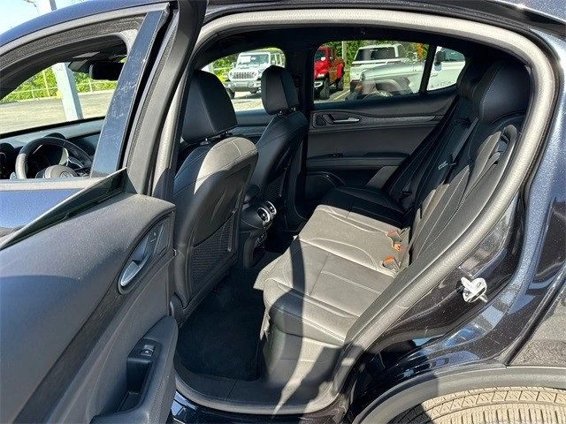 2024 Alfa Romeo Stelvio - Image 8 of 12