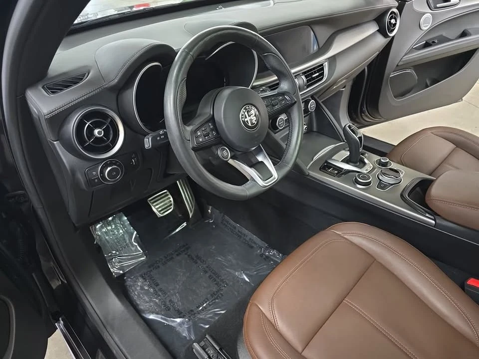 2024 Alfa Romeo Stelvio - Image 16 of 20