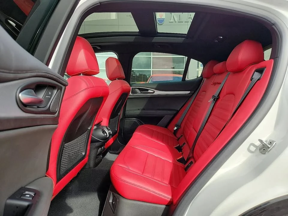 2024 Alfa Romeo Stelvio - Image 8 of 12
