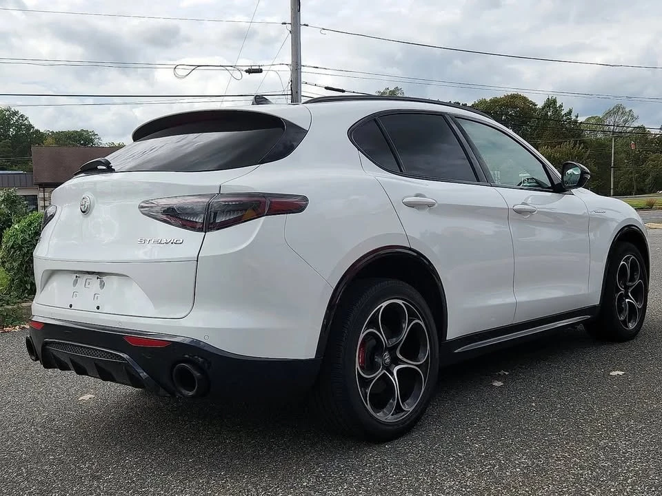 2024 Alfa Romeo Stelvio - Image 4 of 12