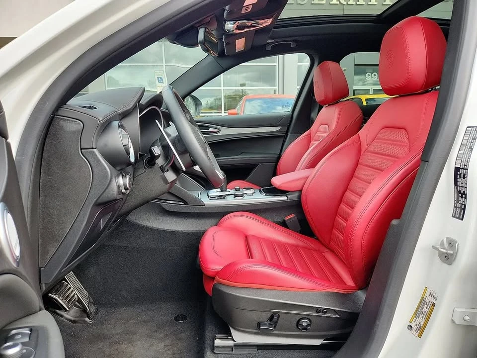 2024 Alfa Romeo Stelvio - Image 10 of 12