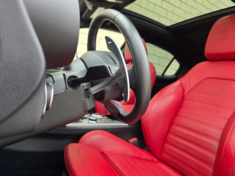 2024 Alfa Romeo Stelvio - Image 13 of 20