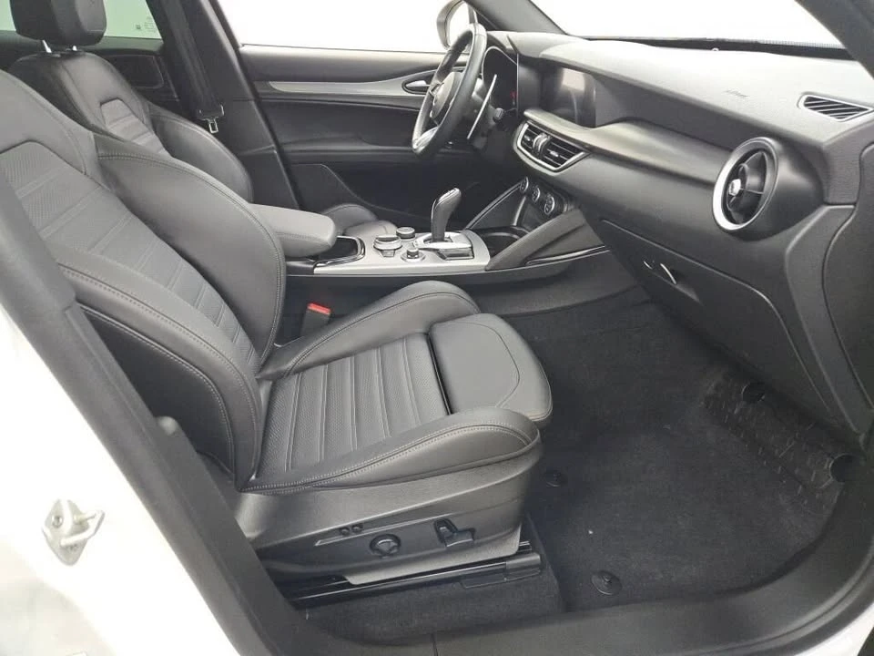 2024 Alfa Romeo Stelvio - Image 8 of 20