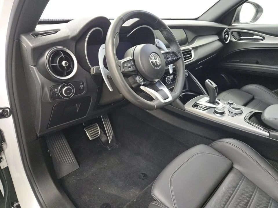 2024 Alfa Romeo Stelvio - Image 14 of 20