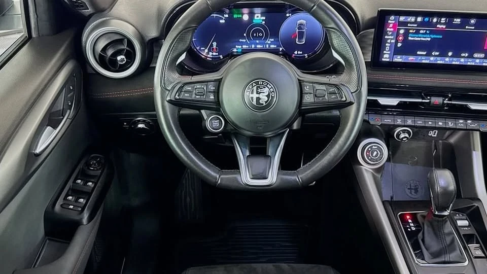 2024 Alfa Romeo Tonale - Image 11 of 20