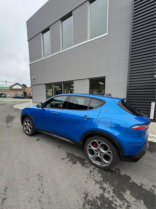 2024 Alfa Romeo Tonale - Image 2 of 15