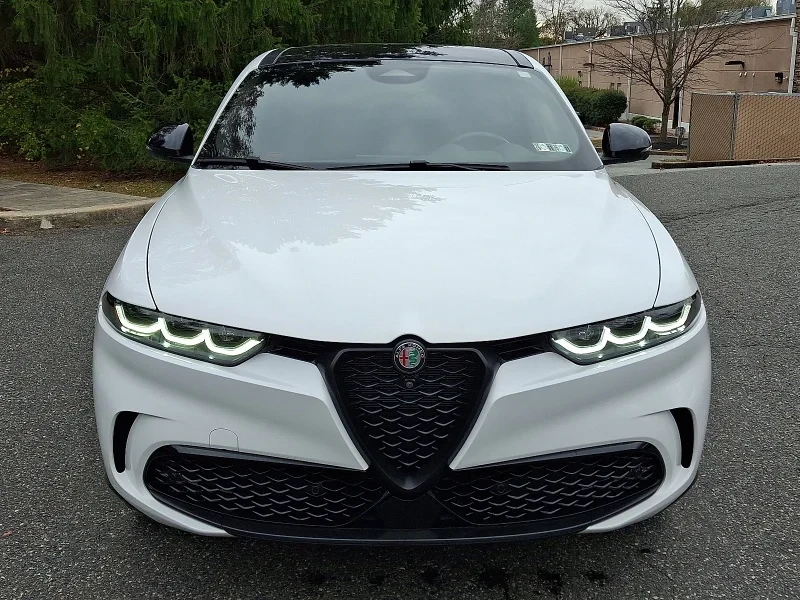 2024 Alfa Romeo Tonale - Image 2 of 12