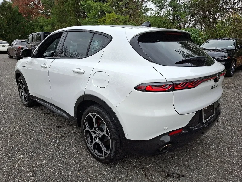 2024 Alfa Romeo Tonale - Image 6 of 12