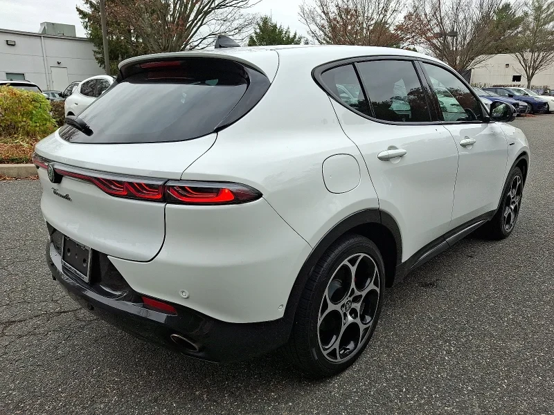 2024 Alfa Romeo Tonale - Image 4 of 12