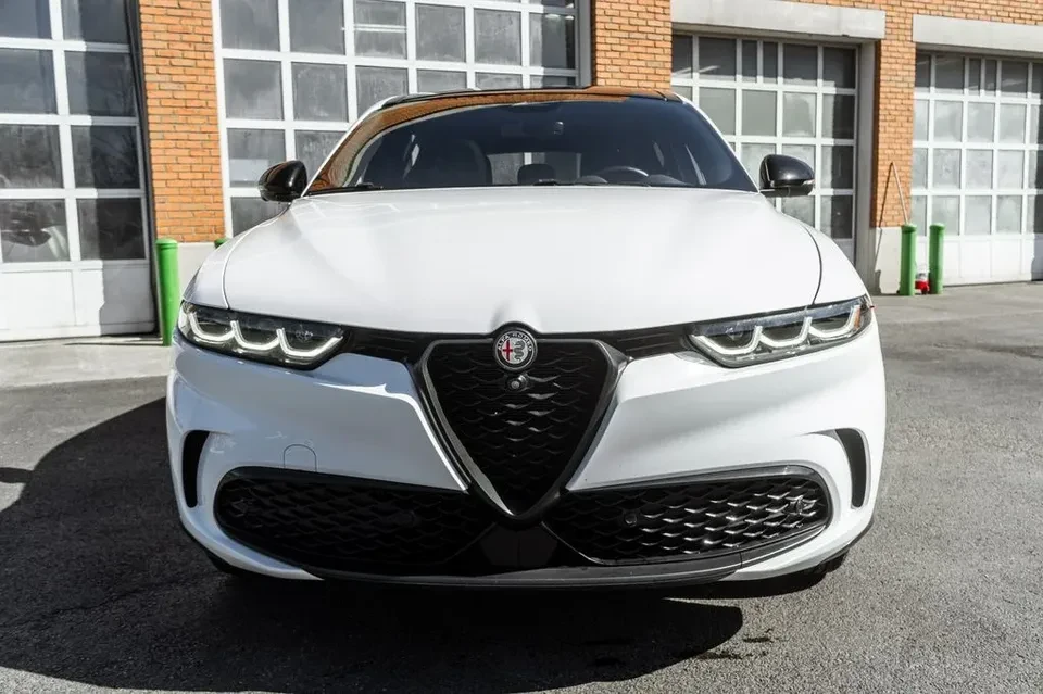 2024 Alfa Romeo Tonale - Image 2 of 16