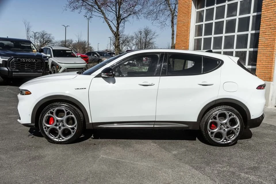 2024 Alfa Romeo Tonale - Image 8 of 16