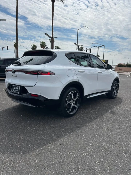 2024 Alfa Romeo Tonale - Image 4 of 18