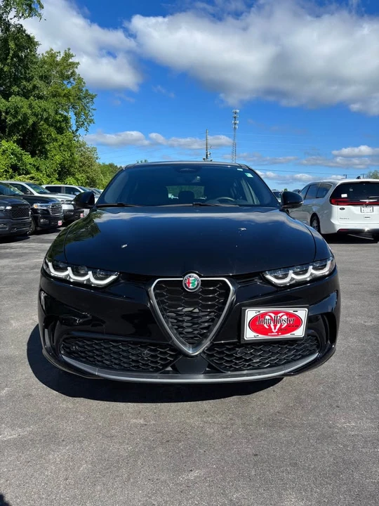 2024 Alfa Romeo Tonale - Image 2 of 12