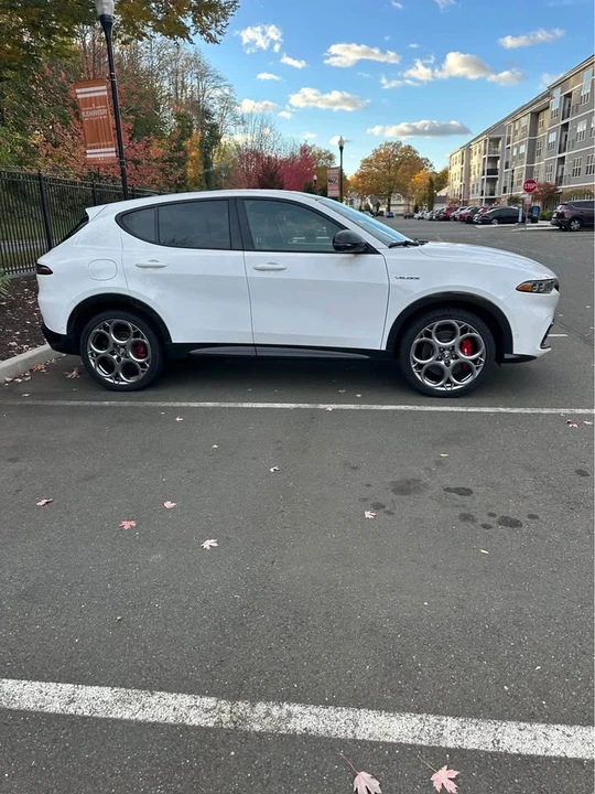 2024 Alfa Romeo Tonale - Image 2 of 5