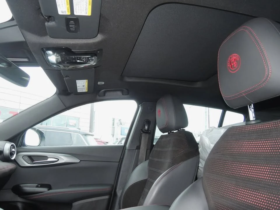 2024 Alfa Romeo Tonale - Image 10 of 10