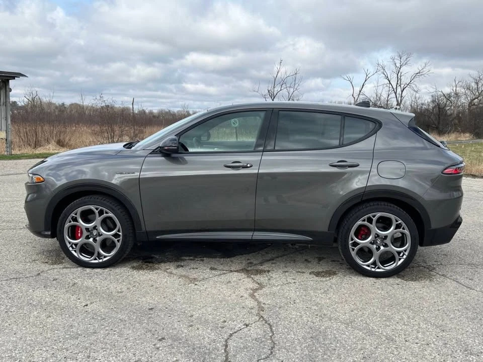 2024 Alfa Romeo Tonale - Image 2 of 13