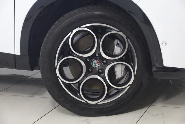2024 Alfa Romeo Tonale - Image 11 of 19