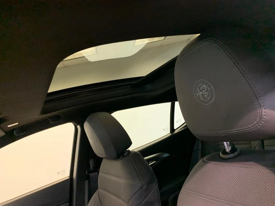 2024 Alfa Romeo Tonale - Image 10 of 19