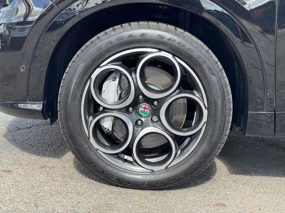2024 Alfa Romeo Tonale - Image 7 of 20