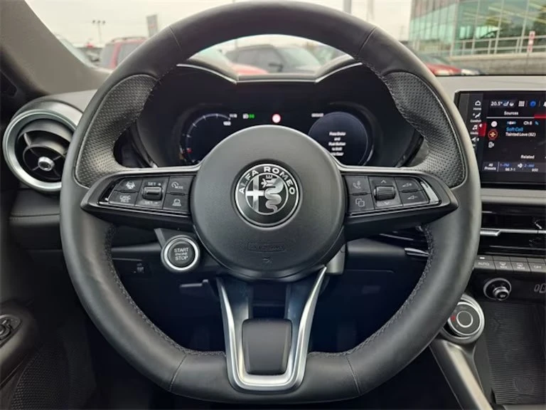 2024 Alfa Romeo Tonale - Image 14 of 15