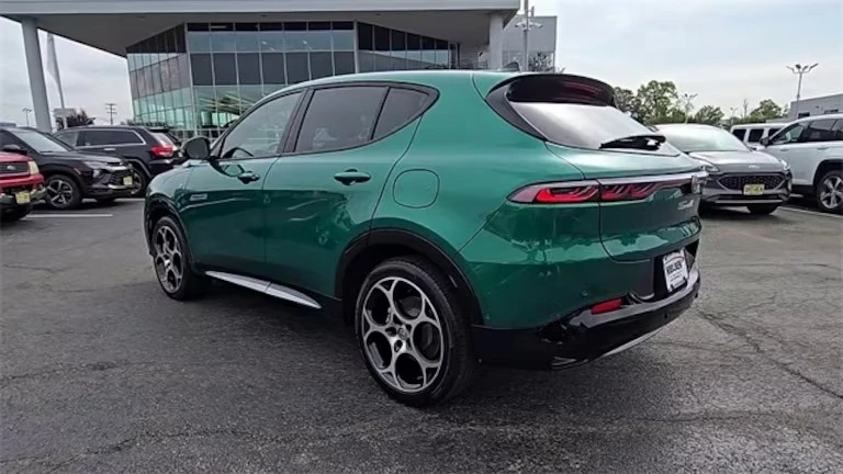 2024 Alfa Romeo Tonale - Image 2 of 15