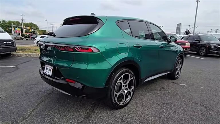 2024 Alfa Romeo Tonale - Image 4 of 15